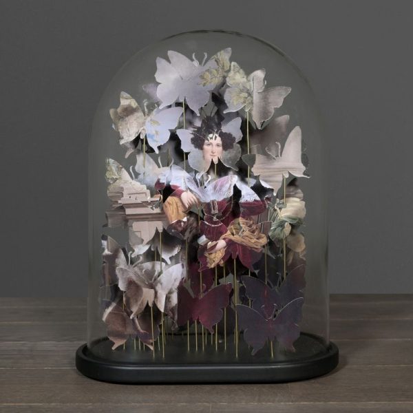 Anamorphosis “Christina” Glass Dome - Image 3